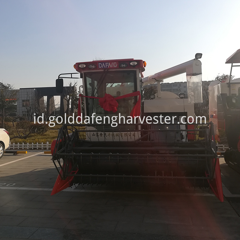 hydro static transmission function of rice harvester with cab